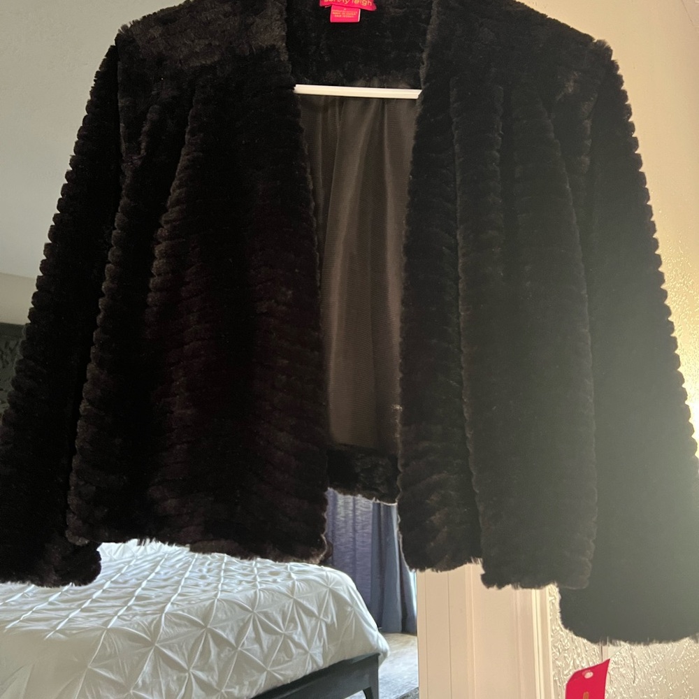 NWT Sunny Women's Black Faux Fur Jacket